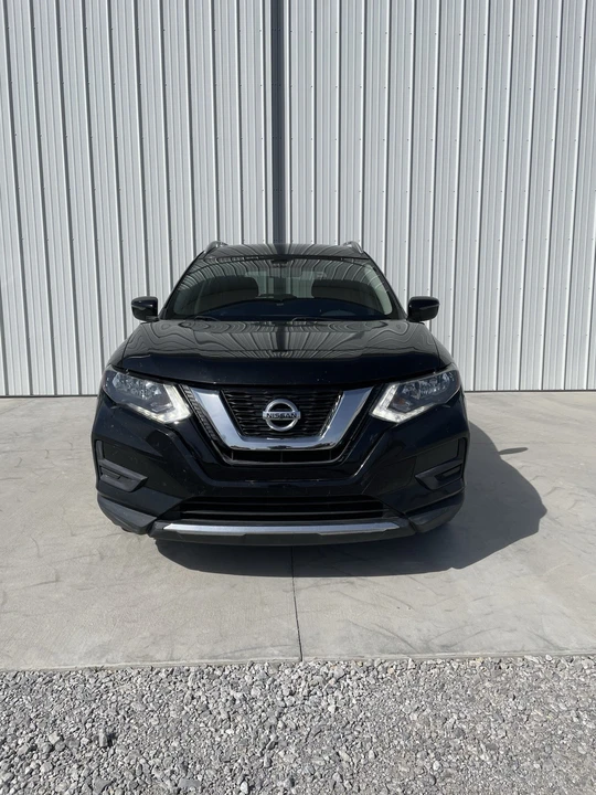 2017 Nissan Rogue - Image 2 of 17