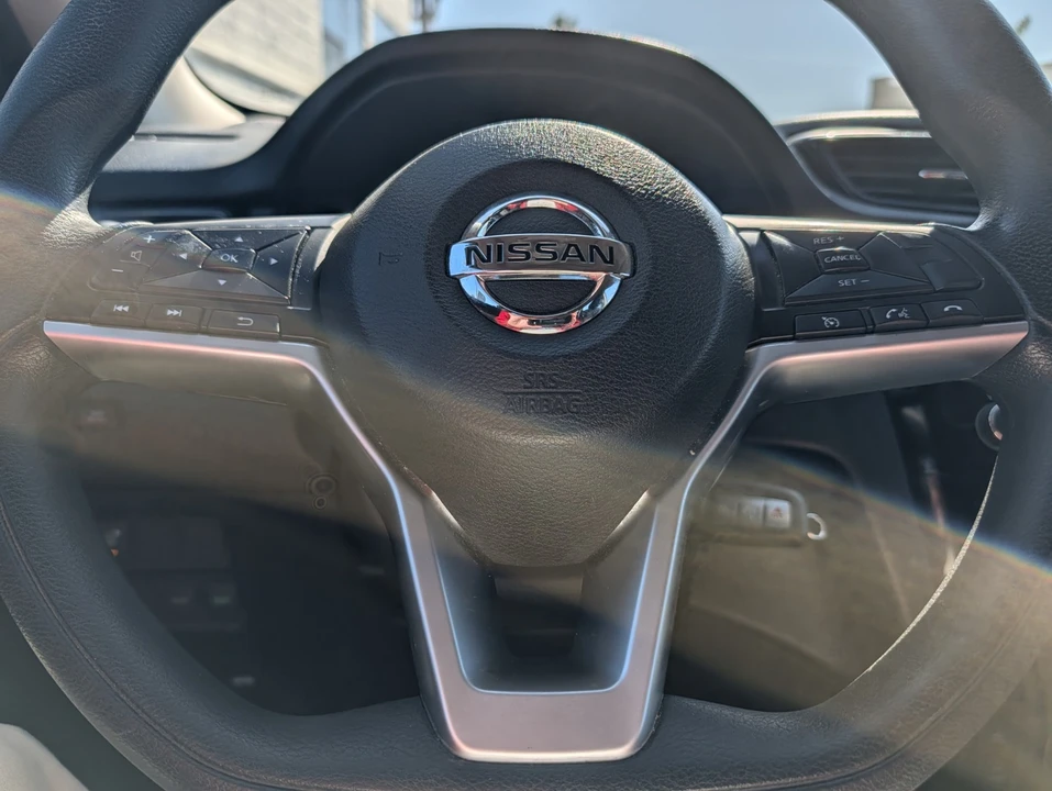 2017 Nissan Rogue - Image 18 of 21