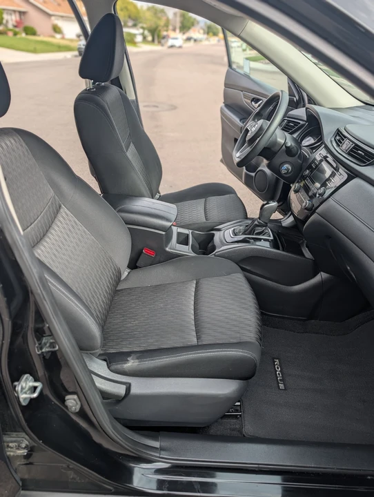 2017 Nissan Rogue - Image 5 of 21