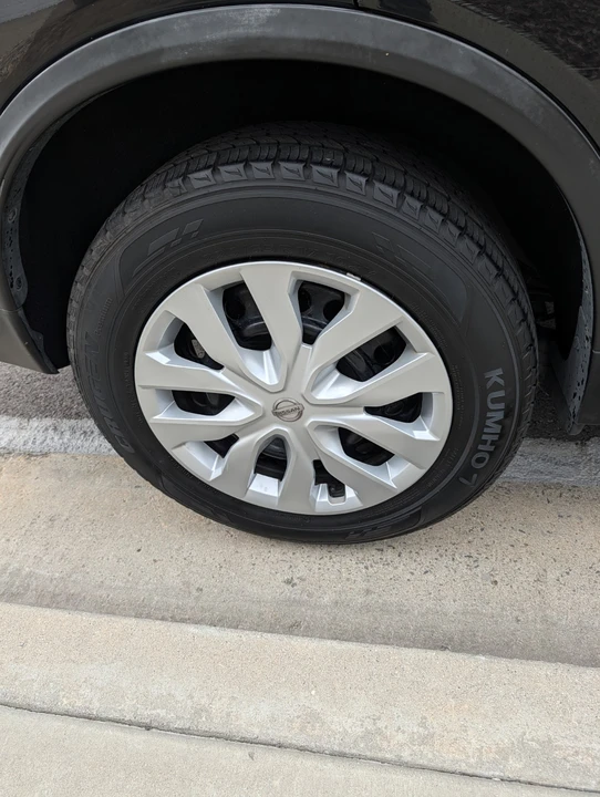2017 Nissan Rogue - Image 16 of 21