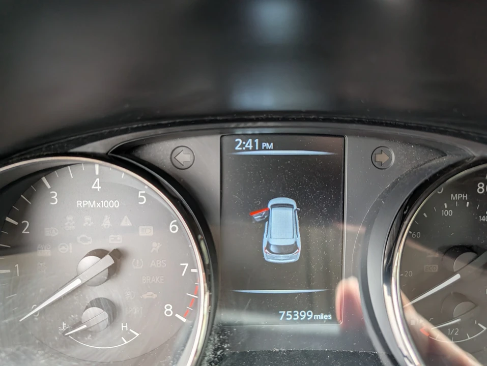 2017 Nissan Rogue - Image 13 of 21