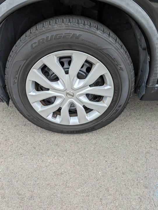 2017 Nissan Rogue - Image 15 of 21