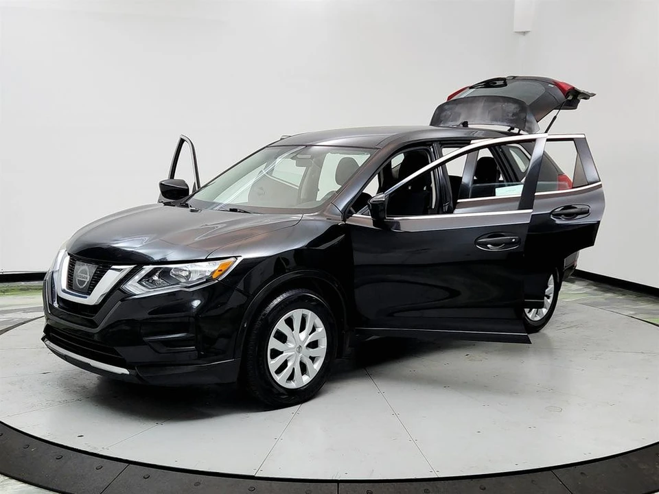 2017 Nissan Rogue - Image 9 of 12