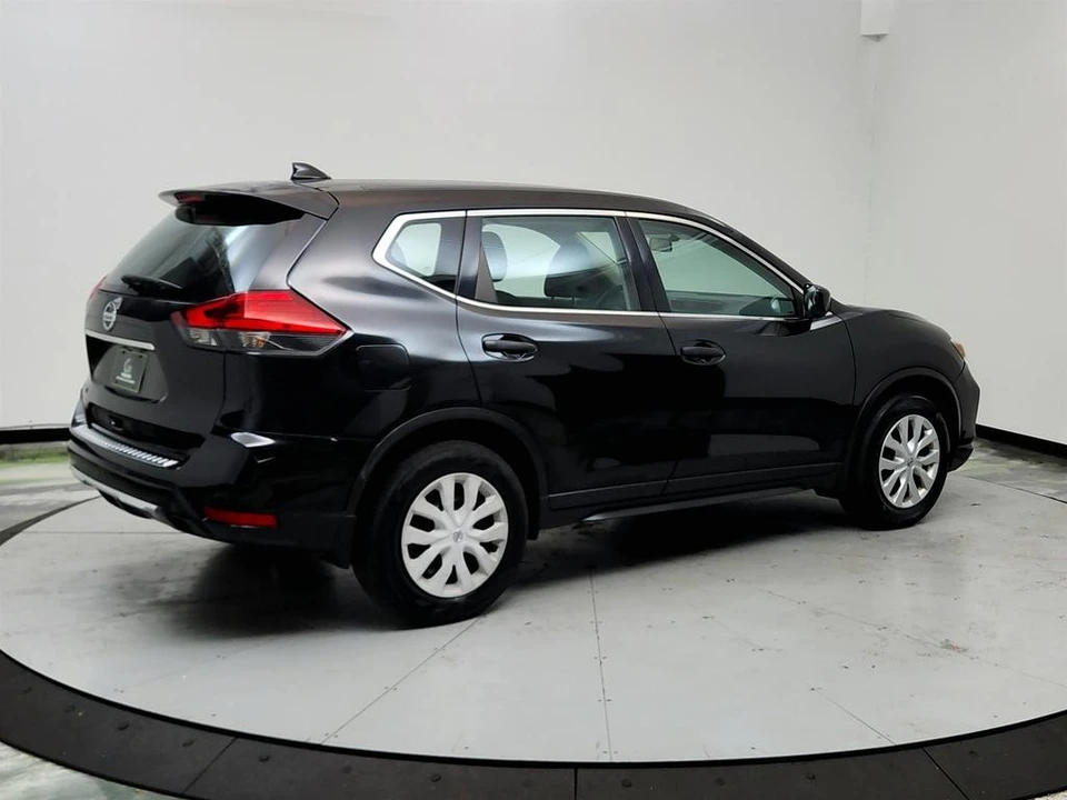 2017 Nissan Rogue - Image 5 of 12