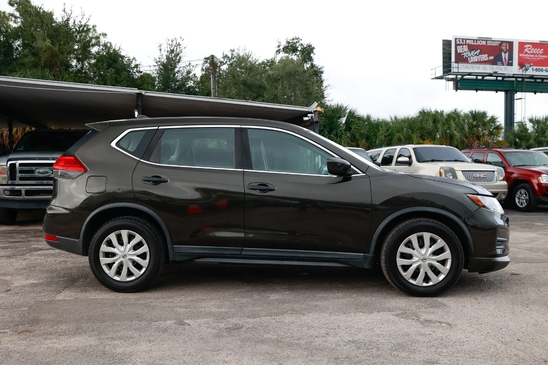 2017 Nissan Rogue - Image 14 of 21