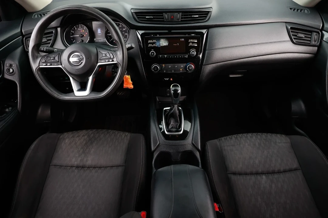 2017 Nissan Rogue - Image 12 of 21