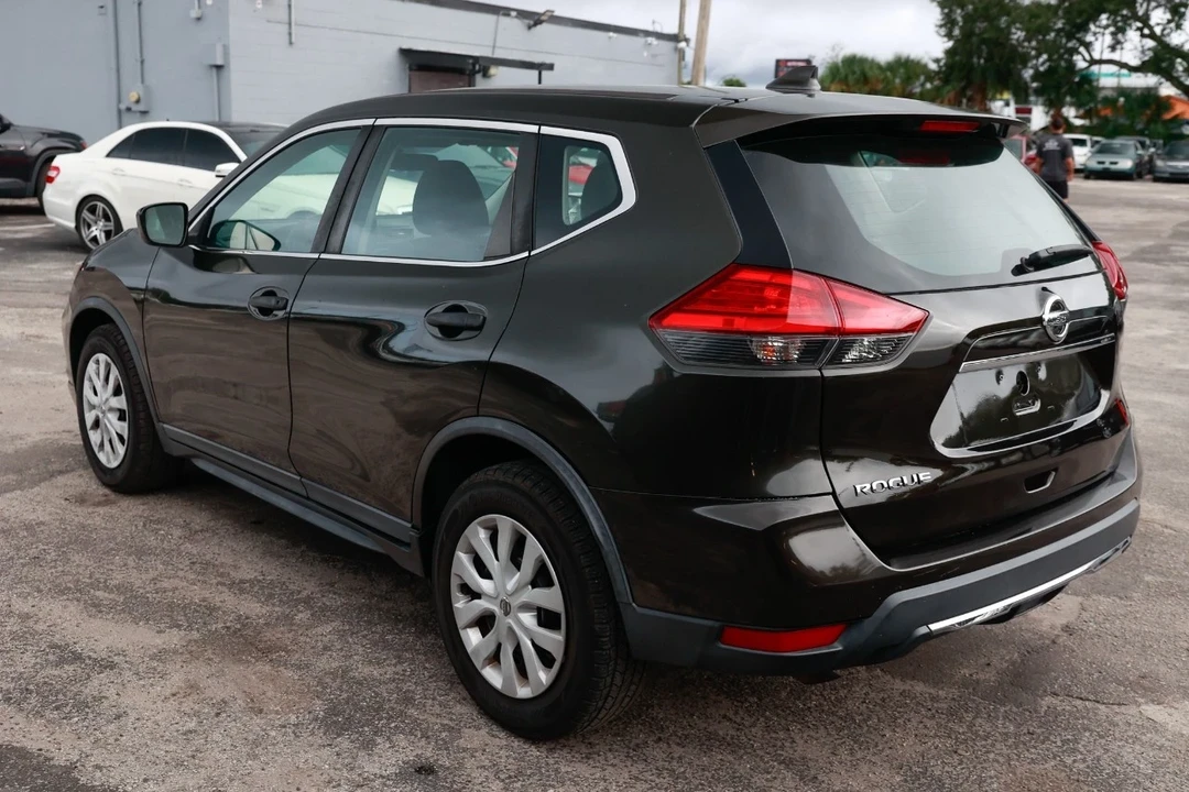 2017 Nissan Rogue - Image 5 of 21