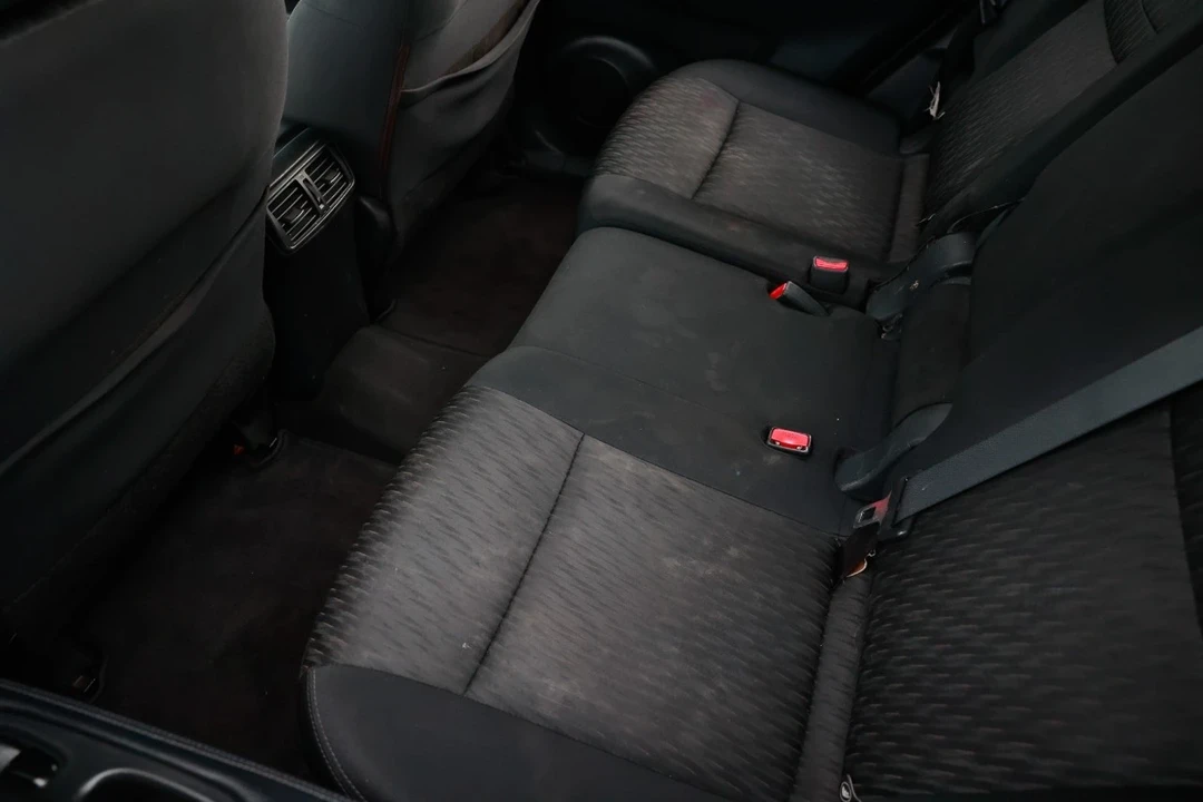 2017 Nissan Rogue - Image 10 of 21