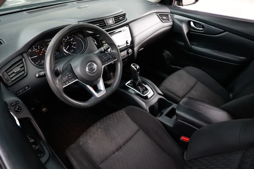 2017 Nissan Rogue - Image 4 of 21