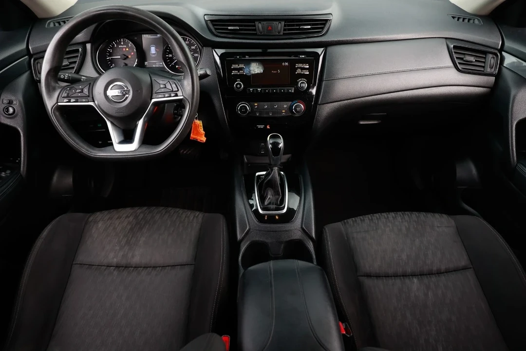 2017 Nissan Rogue - Image 2 of 21