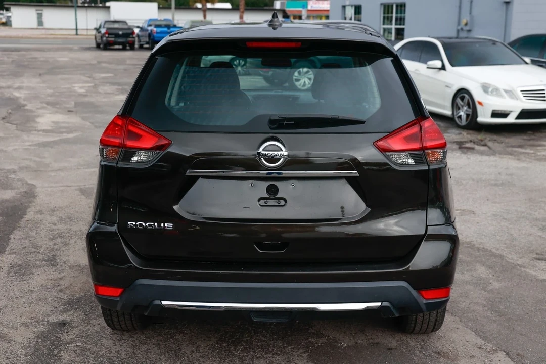 2017 Nissan Rogue - Image 9 of 21
