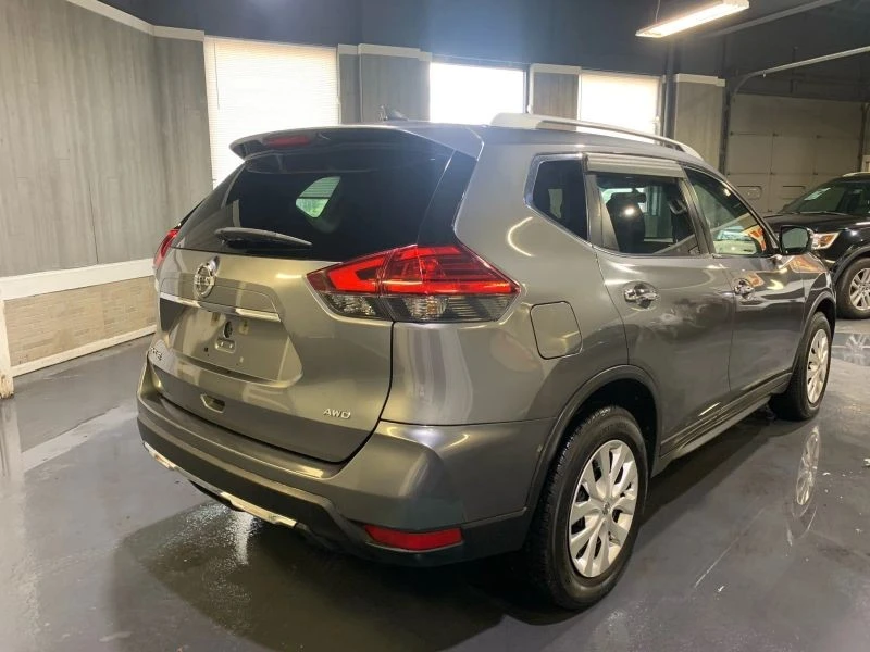 2017 Nissan Rogue - Image 6 of 12