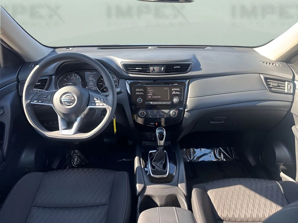 2017 Nissan Rogue - Image 11 of 12