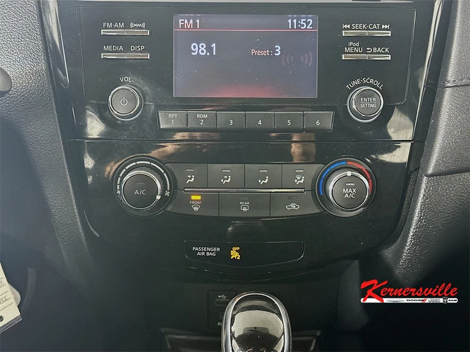 2017 Nissan Rogue - Image 18 of 21