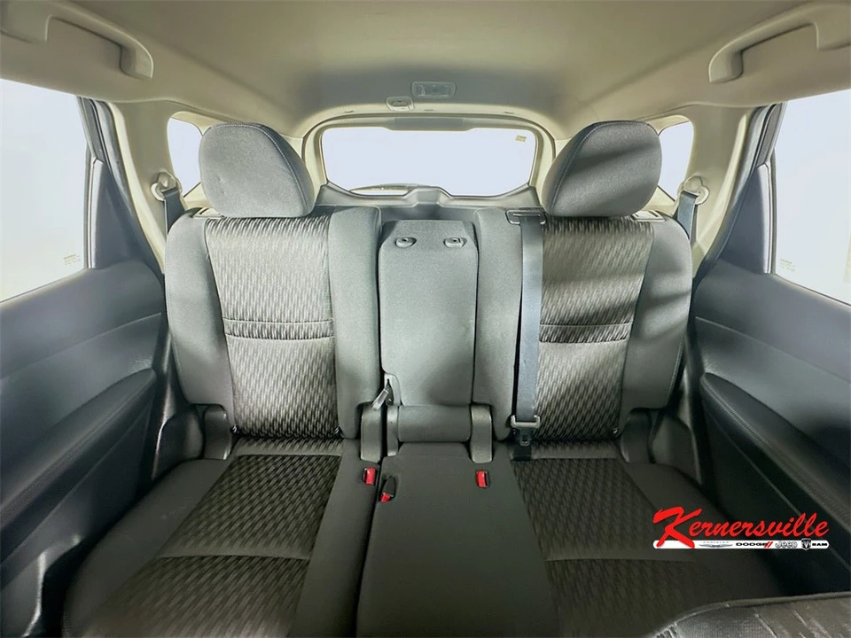 2017 Nissan Rogue - Image 13 of 21