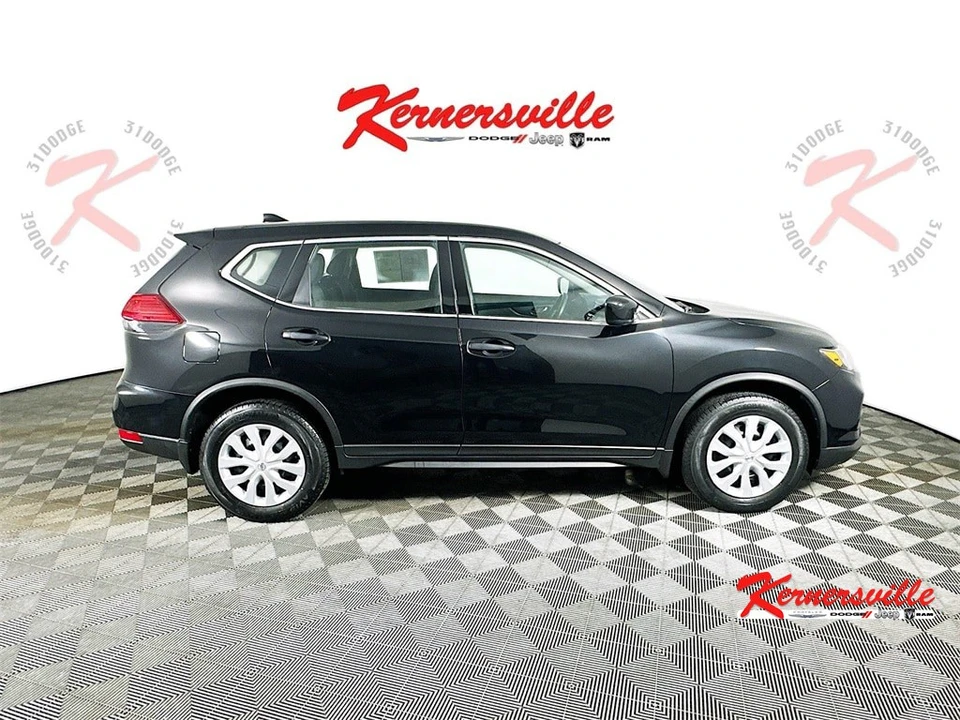 2017 Nissan Rogue - Image 8 of 21