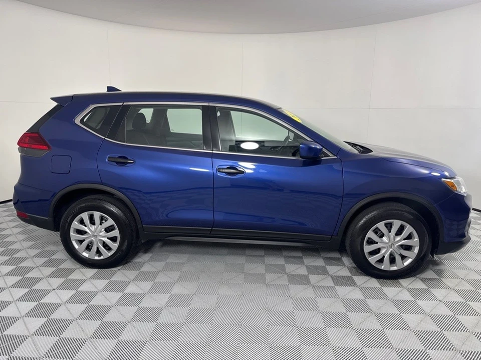2017 Nissan Rogue - Image 4 of 21