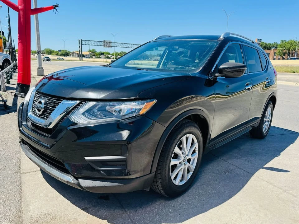 2017 Nissan Rogue - Image 2 of 2
