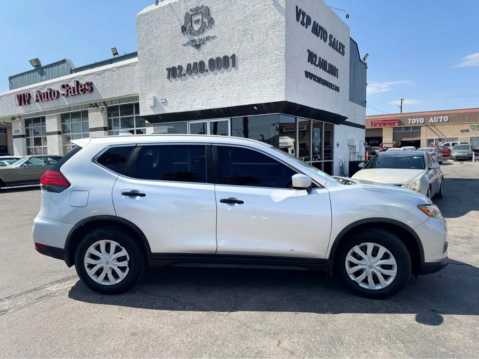 2017 Nissan Rogue - Image 3 of 15