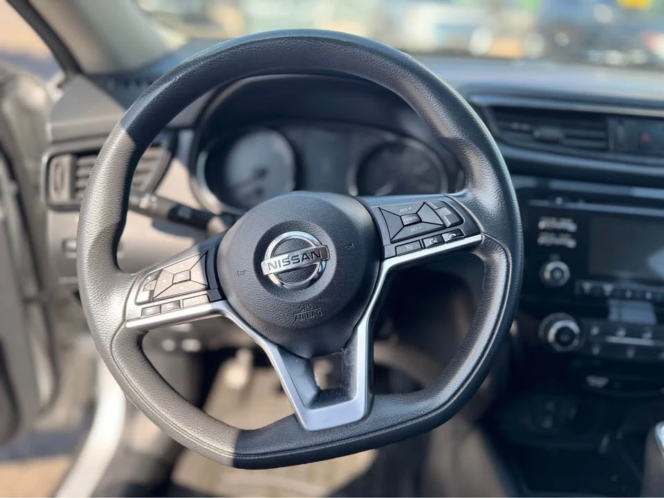 2017 Nissan Rogue - Image 12 of 15