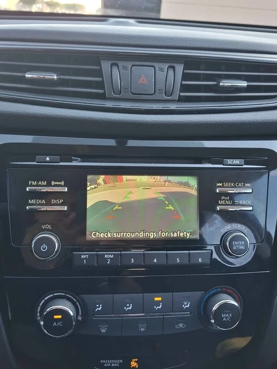 2017 Nissan Rogue - Image 12 of 13