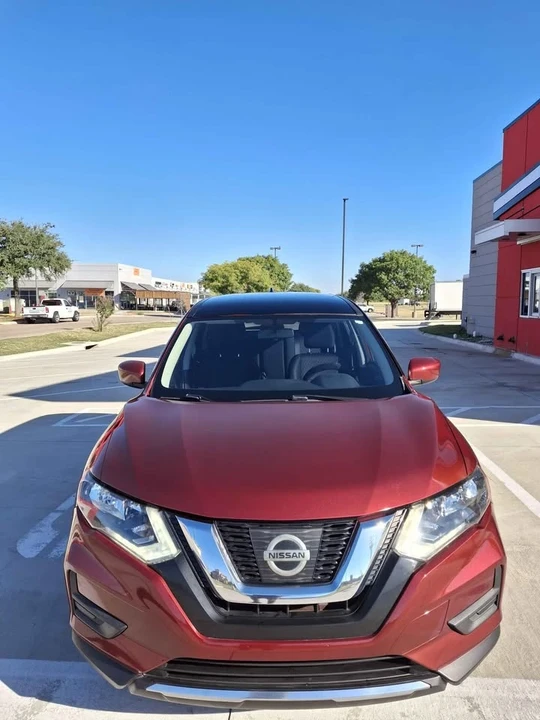 2017 Nissan Rogue - Image 4 of 13