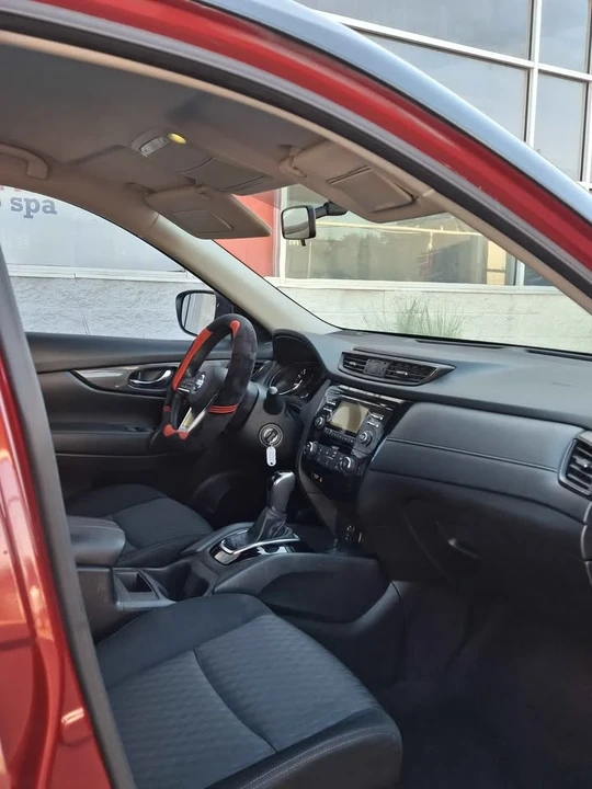 2017 Nissan Rogue - Image 9 of 13