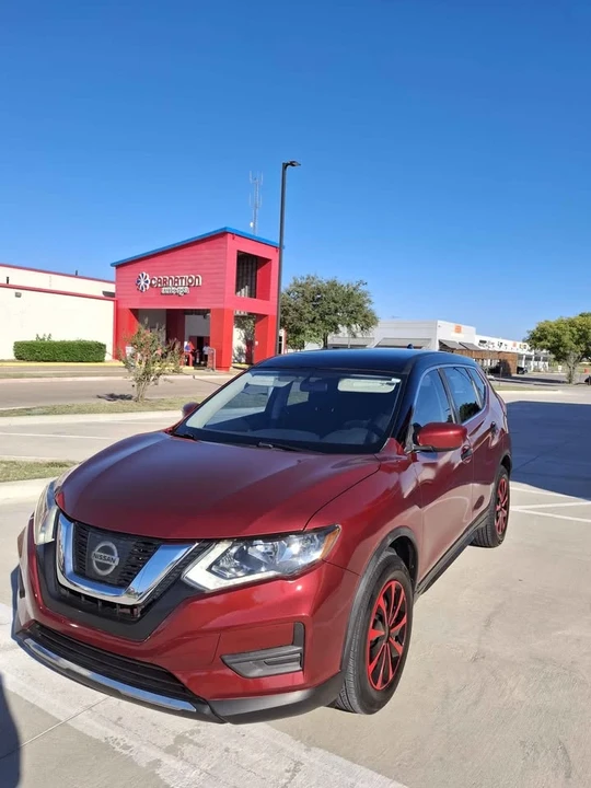 2017 Nissan Rogue - Image 2 of 13