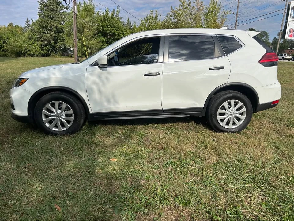 2017 Nissan Rogue - Image 3 of 13