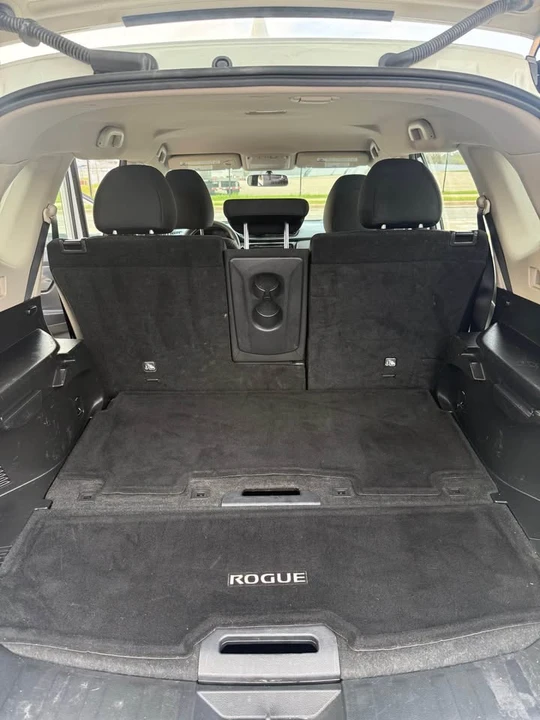 2017 Nissan Rogue - Image 19 of 20