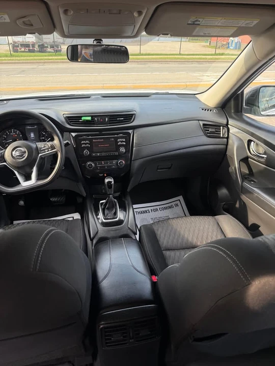 2017 Nissan Rogue - Image 11 of 20