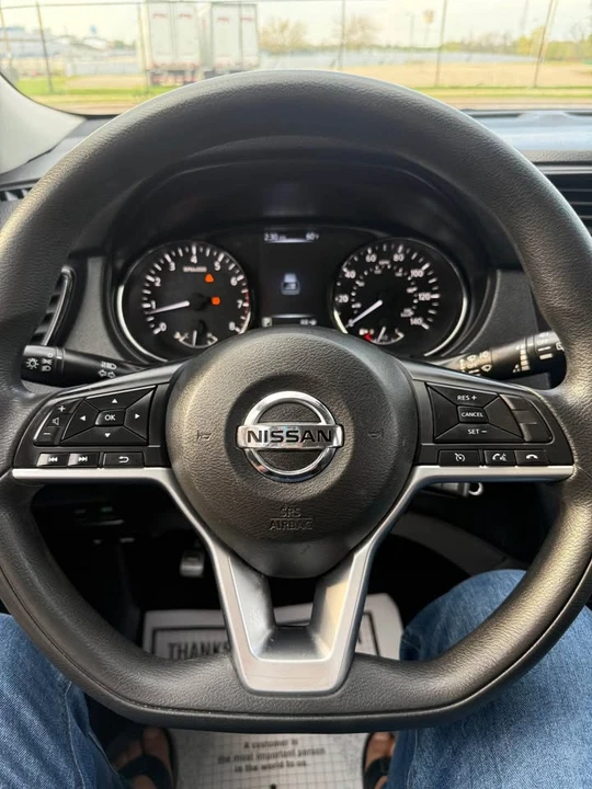 2017 Nissan Rogue - Image 14 of 20