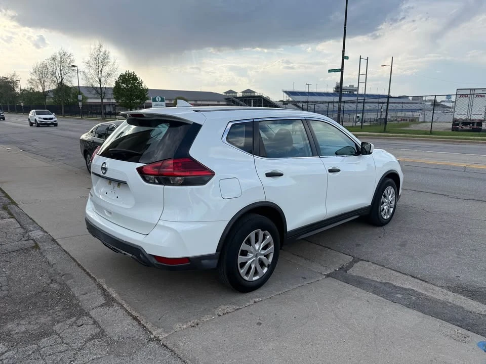 2017 Nissan Rogue - Image 4 of 20