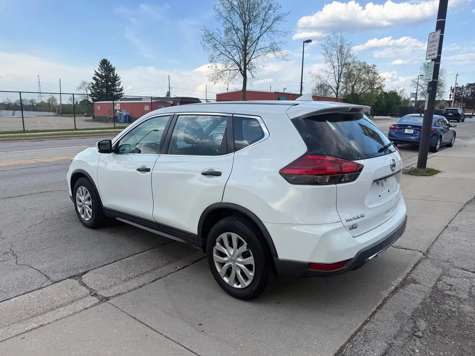 2017 Nissan Rogue - Image 5 of 20