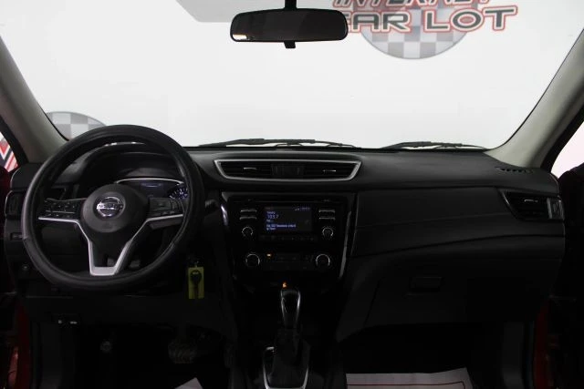 2017 Nissan Rogue - Image 11 of 12