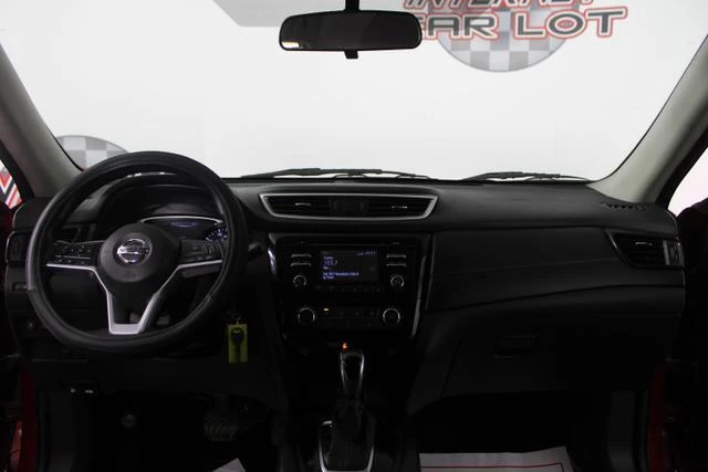 2017 Nissan Rogue - Image 11 of 12