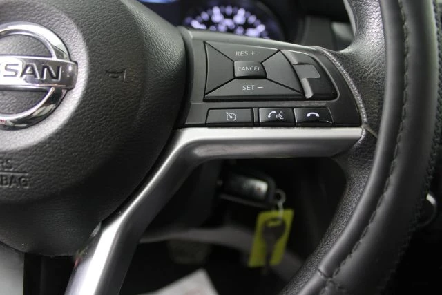 2017 Nissan Rogue - Image 17 of 21