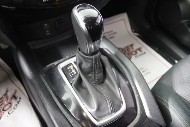2017 Nissan Rogue - Image 21 of 21
