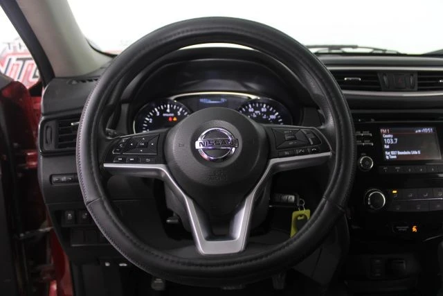 2017 Nissan Rogue - Image 13 of 21