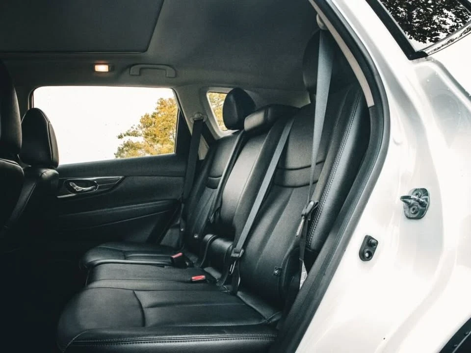 2017 Nissan Rogue - Image 12 of 16
