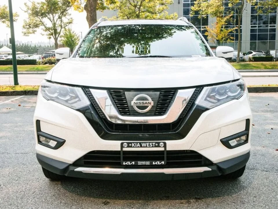 2017 Nissan Rogue - Image 2 of 16
