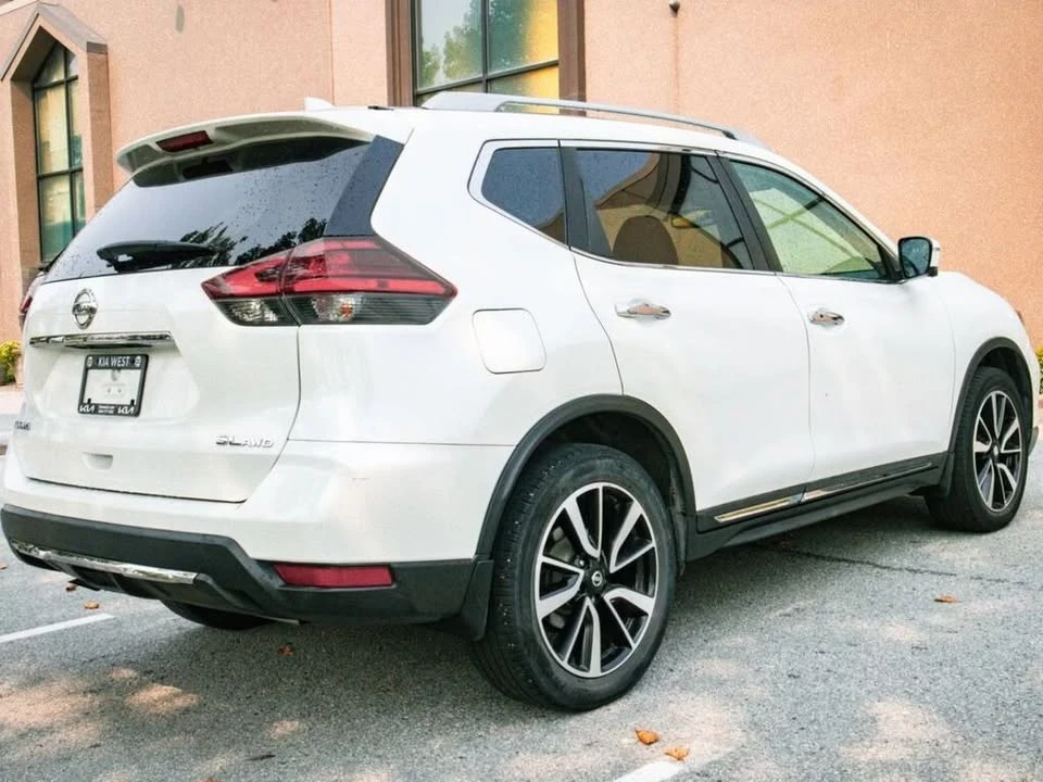 2017 Nissan Rogue - Image 4 of 16