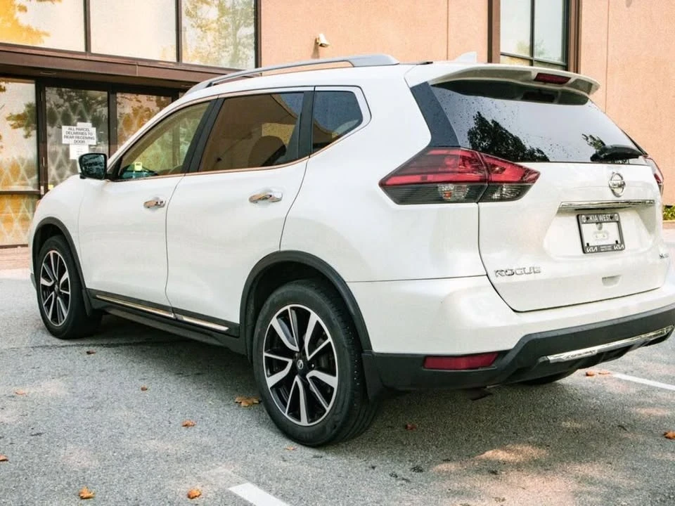 2017 Nissan Rogue - Image 5 of 16