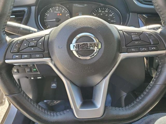 2017 Nissan Rogue - Image 18 of 20