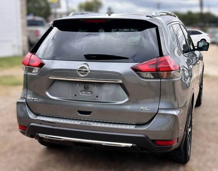2017 Nissan Rogue - Image 7 of 12