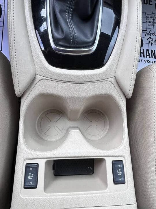 2017 Nissan Rogue - Image 10 of 12