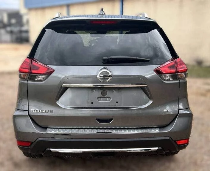 2017 Nissan Rogue - Image 2 of 12