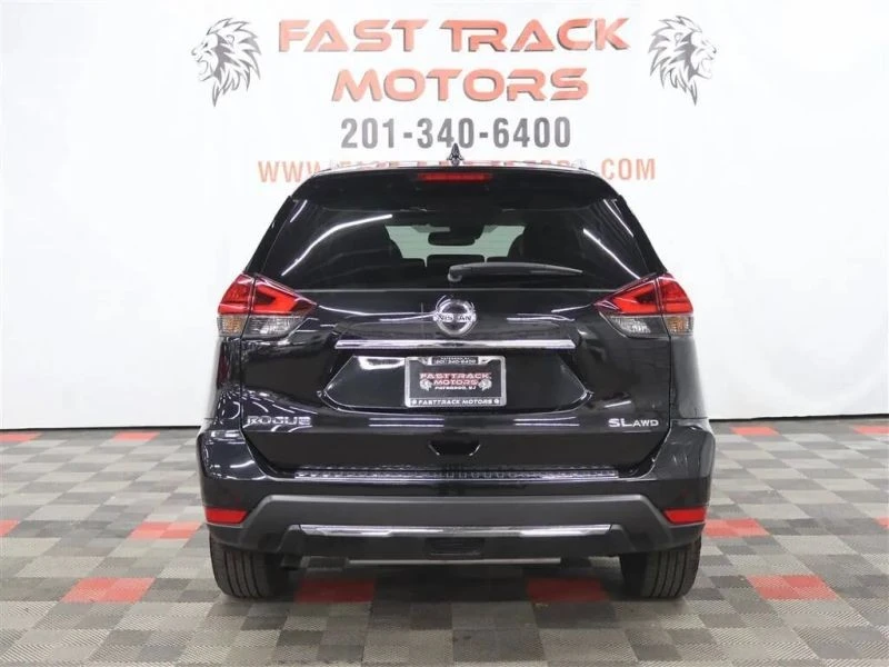 2017 Nissan Rogue - Image 5 of 12