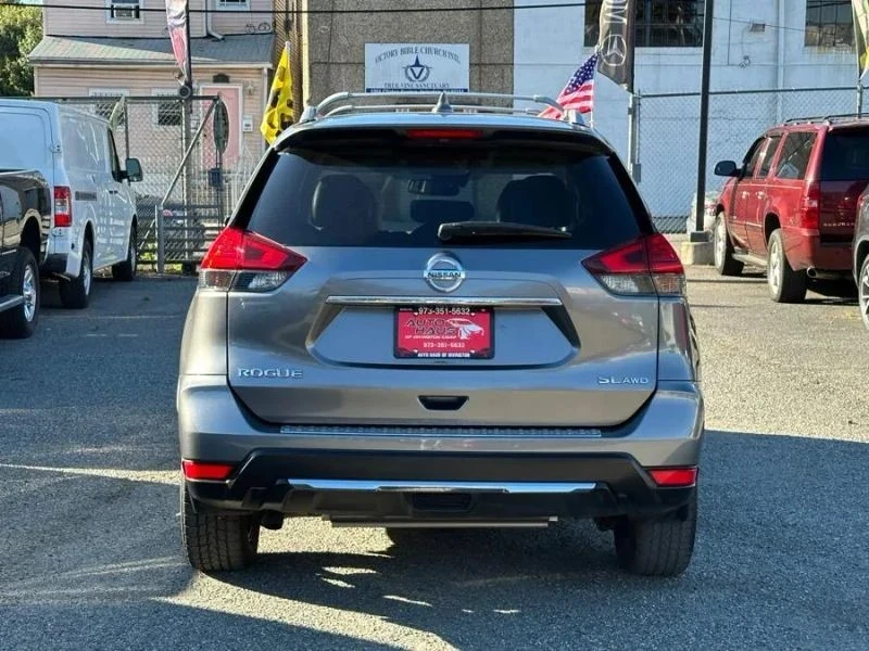 2017 Nissan Rogue - Image 5 of 12