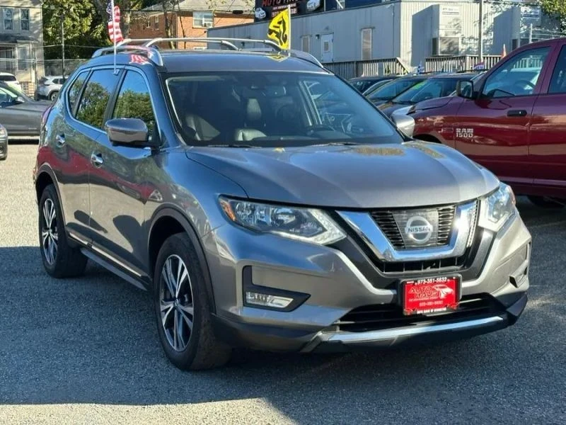 2017 Nissan Rogue - Image 3 of 12